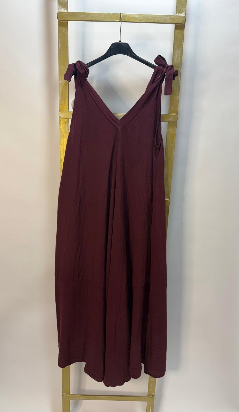 Vestido Largo Burdeos con Lazos en los Hombros