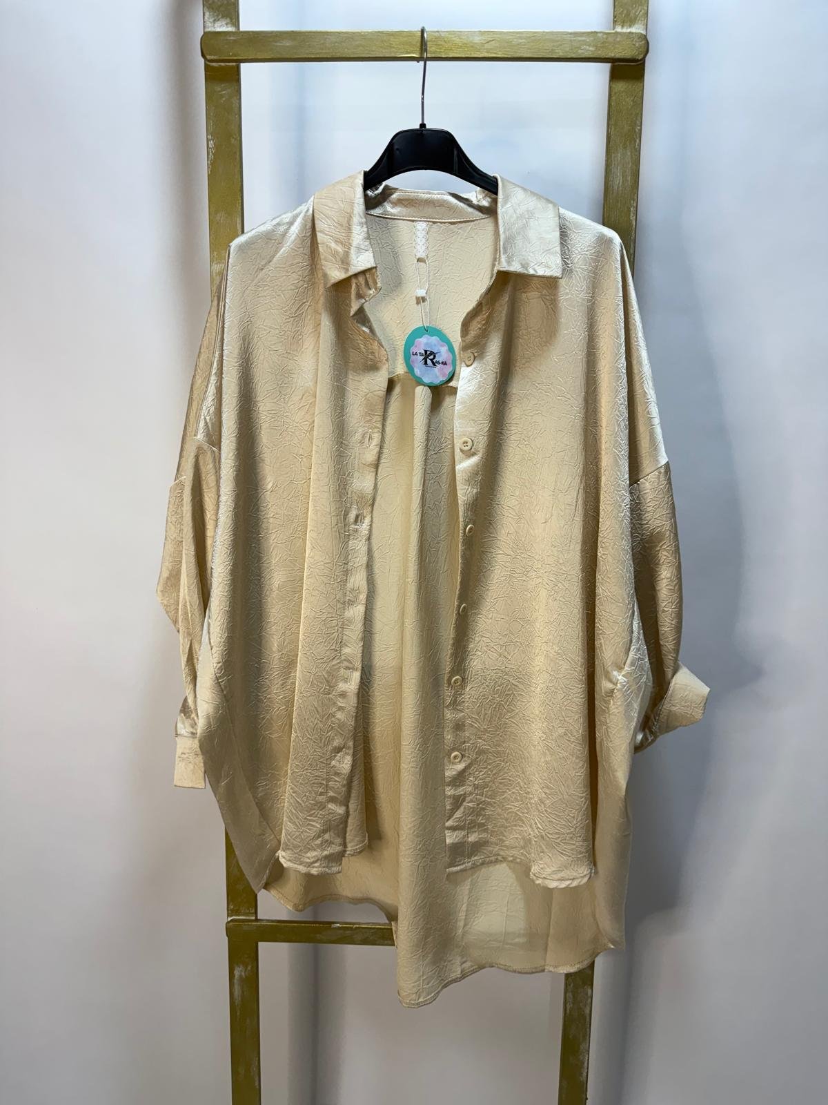 Camisa Satinada Oversize en Beige