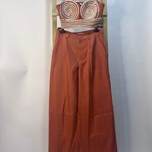 Conjunto crop top y pantalón palazzo