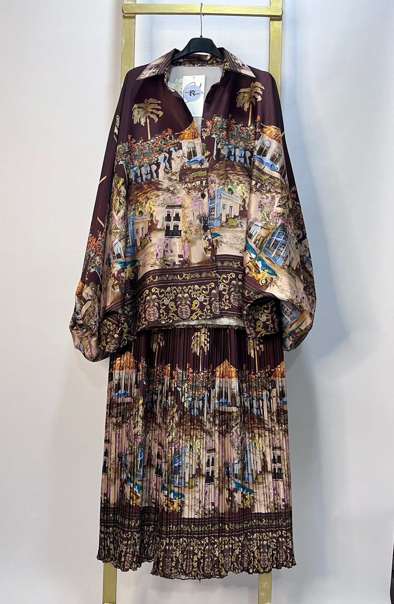 Conjunto satinado estampado barroco