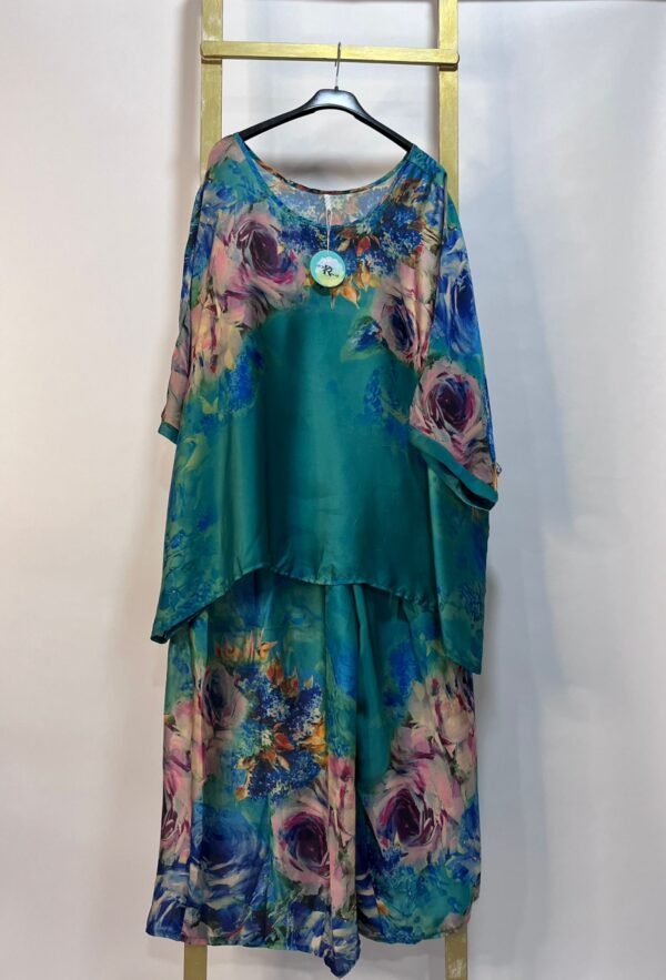 Conjunto oversize floral satinado