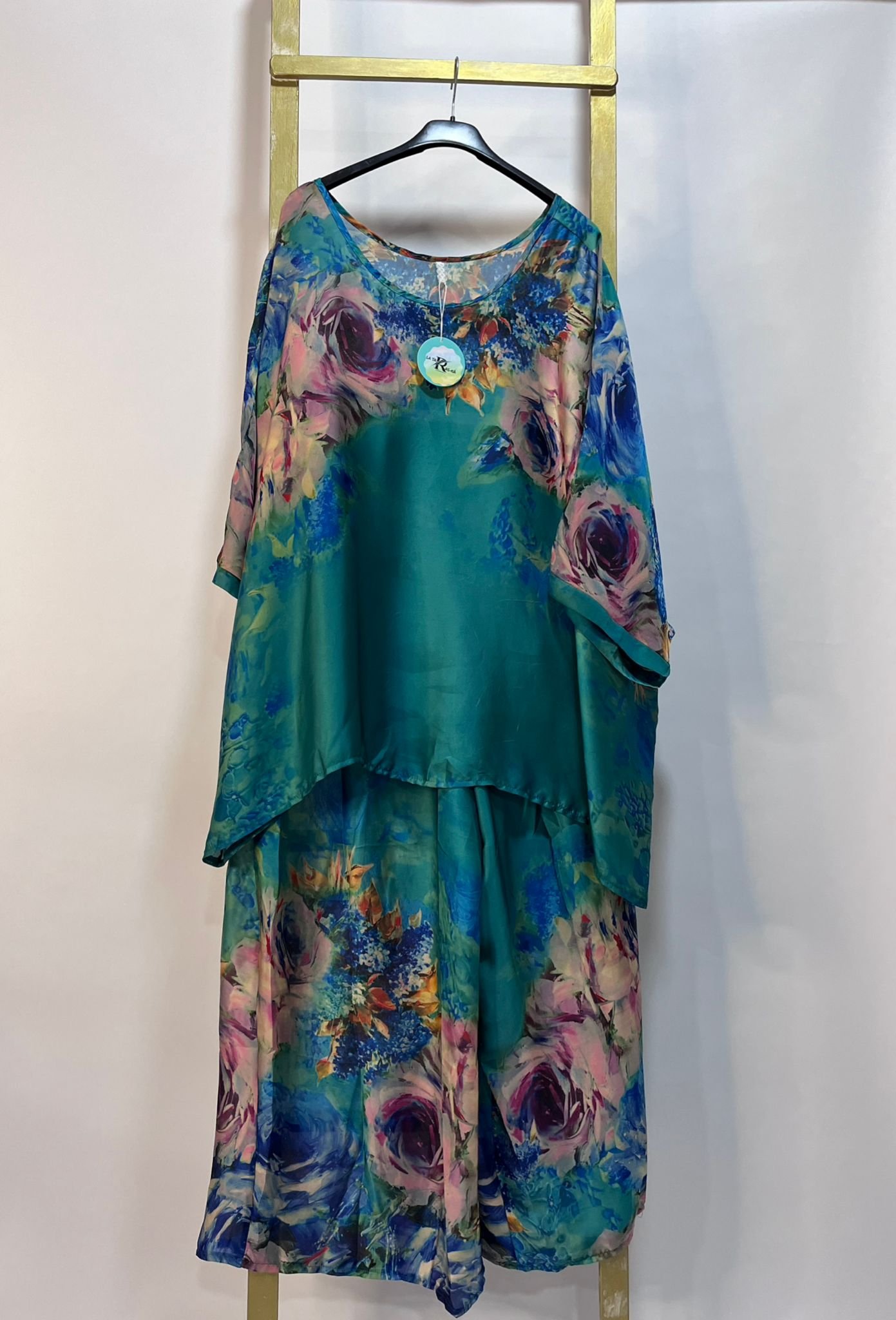 Conjunto oversize floral satinado