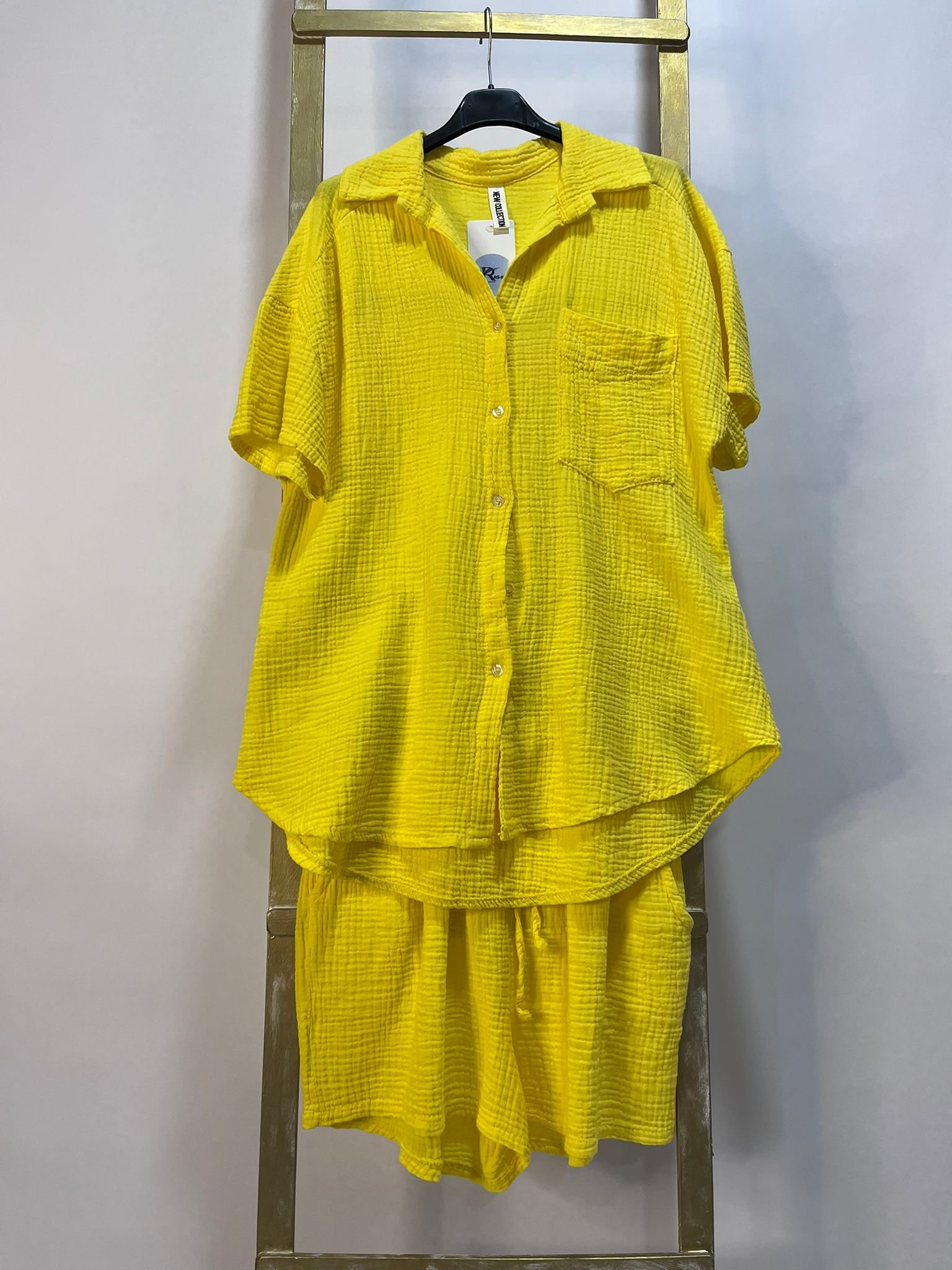 Conjunto camisero de algodón arrugado