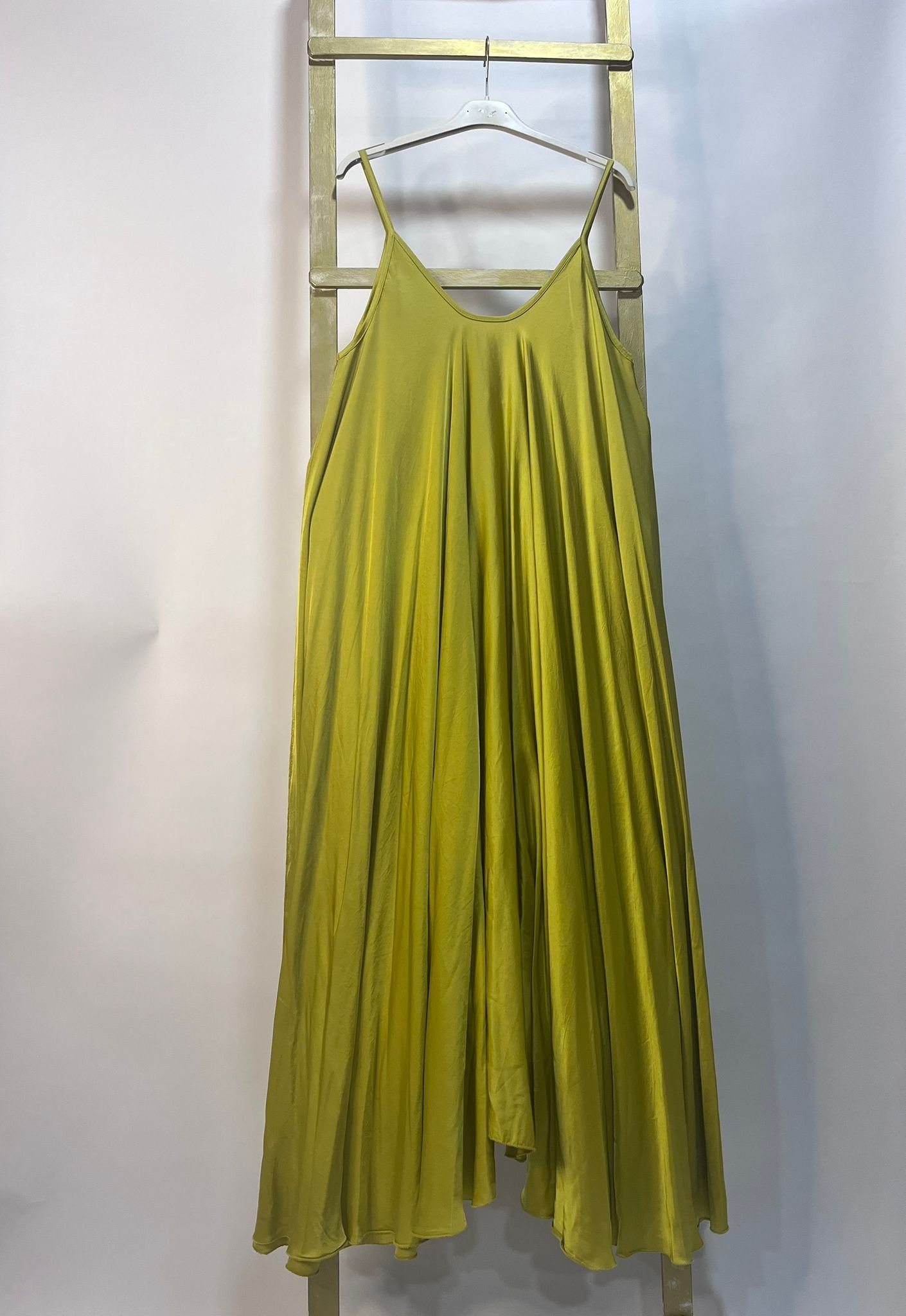 Vestido largo fluido tirantes finos