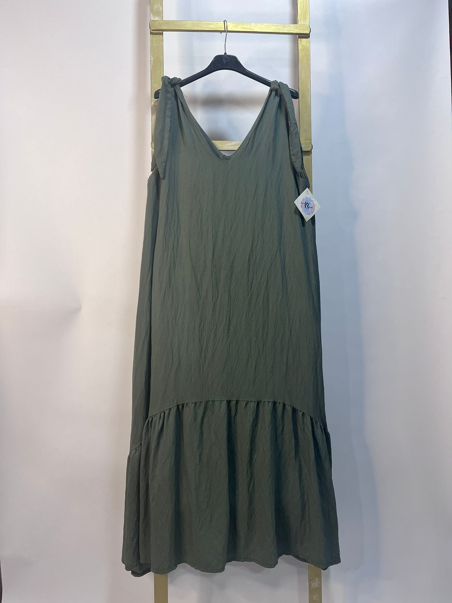 Vestido largo con tirantes anudados