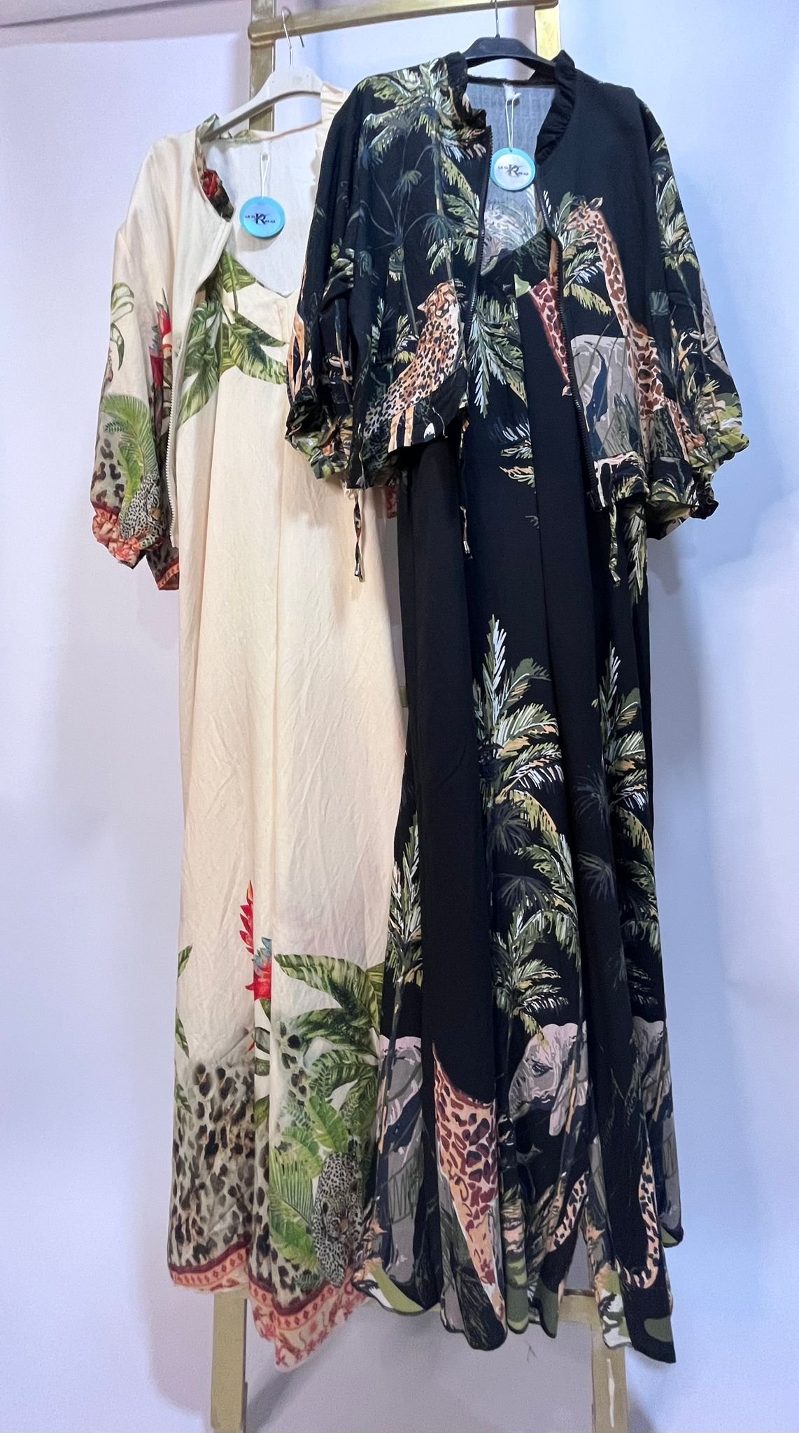 Conjunto chaqueta + vestido pantalón safari tropical